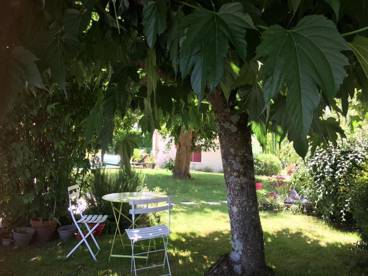 Domaine De La Vigne Bed & Breakfast Cadalen Exterior photo