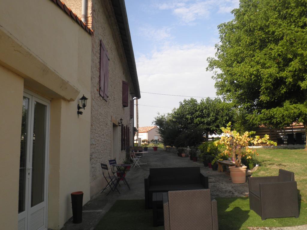 Domaine De La Vigne Bed & Breakfast Cadalen Exterior photo